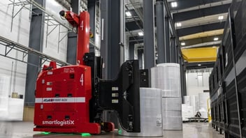 PFNonwovens dà un nome ai suoi AGV Smartlogistix